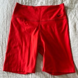 Nike One 7” Short in Red Size Small